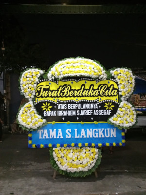 Papan Bunga Duka di Stabat
